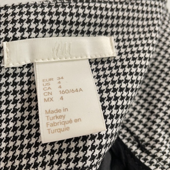 H&M black and white ruffle skirt size 4 like XS - Picture 7 of 7